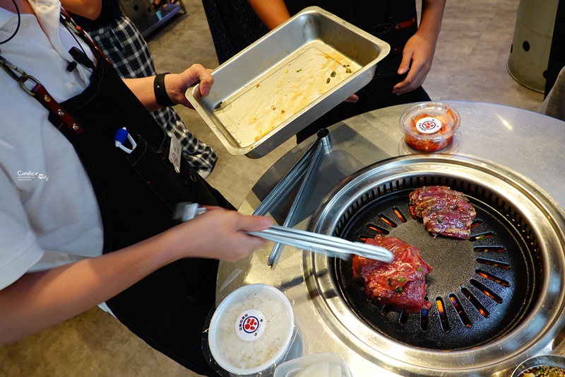 新村站著吃烤肉｜跟韓國一樣好吃!站著吃烤肉,台北韓國烤肉推薦!