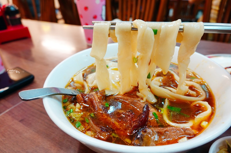 老山東牛肉麵｜超適合帶外國人來吃的台北牛肉麵!西門町空間讚!