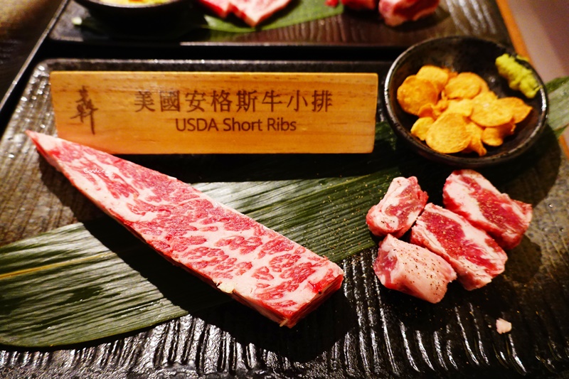 犇 和牛館 燒肉.鍋物｜套餐燒肉很划算!午餐還享85折優惠!