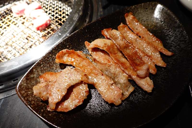 犇 和牛館 燒肉.鍋物｜套餐燒肉很划算!午餐還享85折優惠!