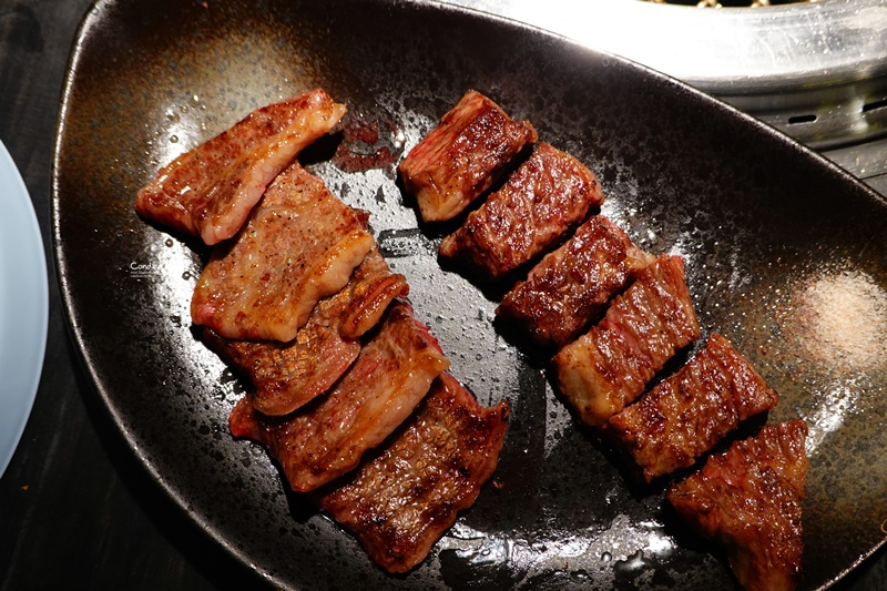 犇 和牛館 燒肉.鍋物｜套餐燒肉很划算!午餐還享85折優惠!