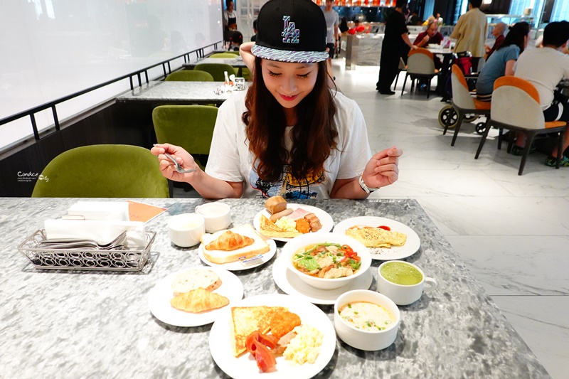 板橋凱撒大飯店｜超美空中泳池,板橋車站住宿飯店!早餐好吃,價位便宜!超推薦!