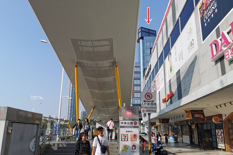 高雄英迪格酒店｜高空酒吧超美,中央公園新崛江商圈住宿推薦!旅展一泊二食划算!