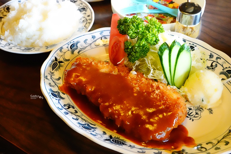 望羊蹄餐廳｜73年老店,人氣洞爺湖美食餐廳,歐風小花園超美(漢堡排必點)