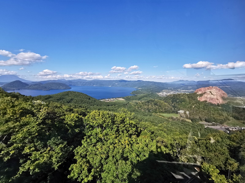 有珠山口纜車｜搭乘纜車欣賞昭和新山美景,遠眺火山口洞爺湖!