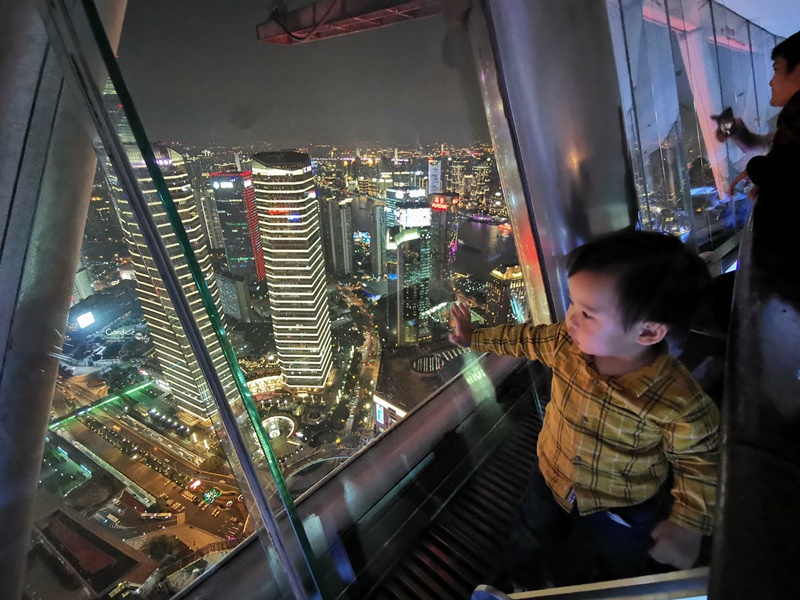 東方明珠塔｜上海景點必去!透明觀光層,259M超高遠眺上海夜景!