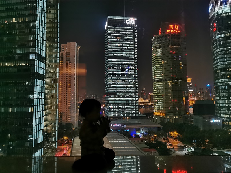 國金匯｜上海住宿推薦!浦東便宜住宿,窗景超讚,價位便宜!樓下就是商城好吃好買!