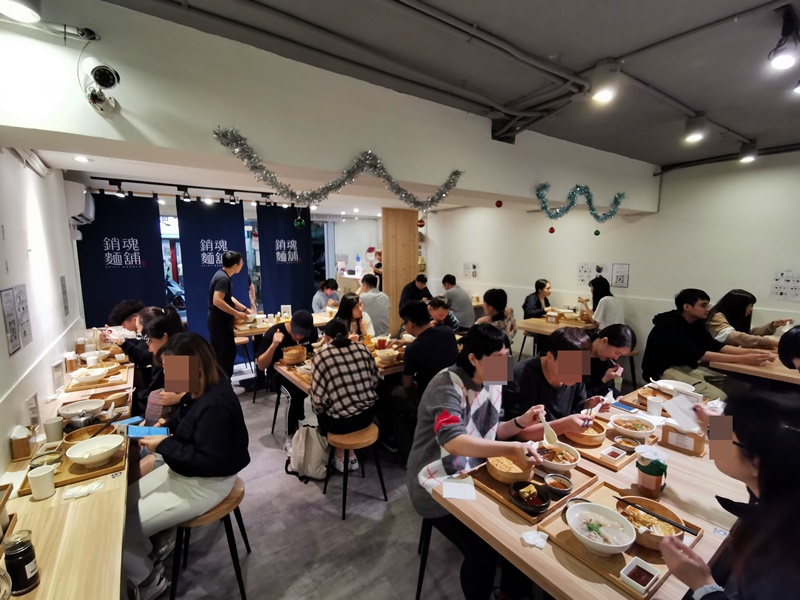 大師兄銷魂麵舖 忠孝店｜網美必吃麵店,乾麵VS牛肉!究竟為何這麼紅?!