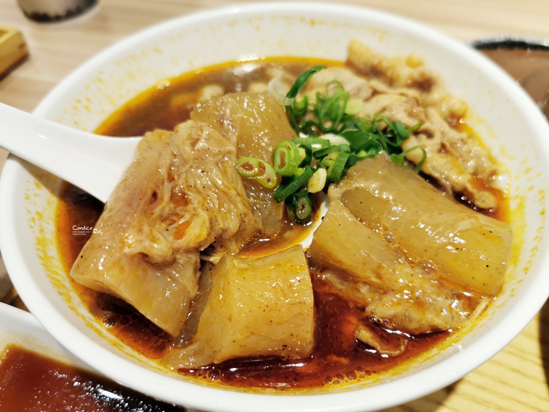 大師兄銷魂麵舖 忠孝店｜網美必吃麵店,乾麵VS牛肉!究竟為何這麼紅?!