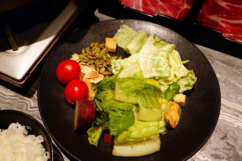 三燔礁溪｜牛肉豬肉壽喜燒吃到飽,龍蝦涮涮鍋!宜蘭晶泉丰旅大餐吃這間!