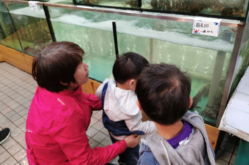 富美活海鮮餐廳｜南方澳漁港必吃餐廳!生意超好,新鮮宜蘭海鮮吃這間!