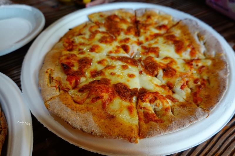 木盒子柴燒窯烤披薩｜有超美花園的PIZZA餐廳,石門水庫美食!