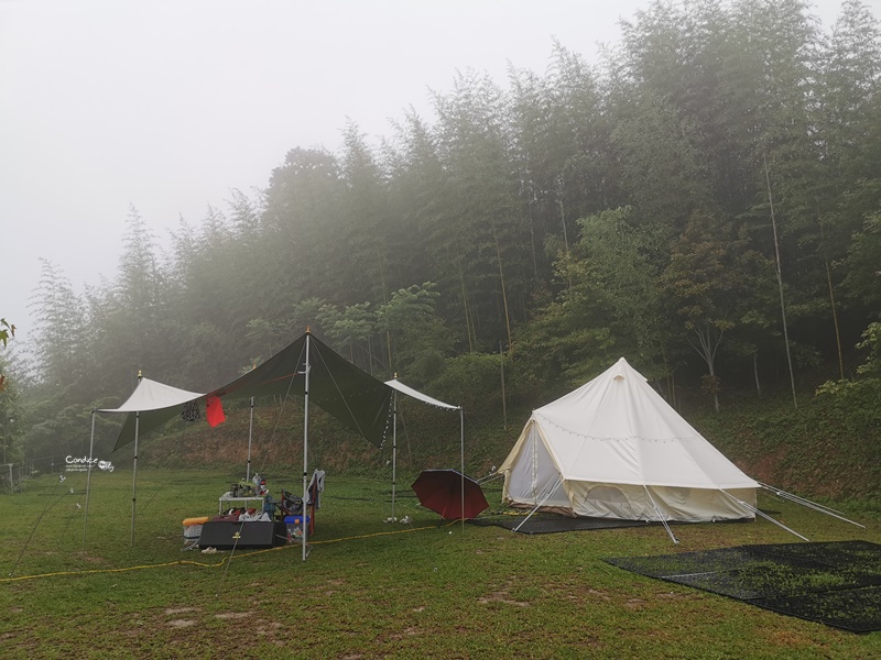 新竹愛上天湖露營區｜入住南非狩獵帳!可戲水,划船的新竹親子露營區!