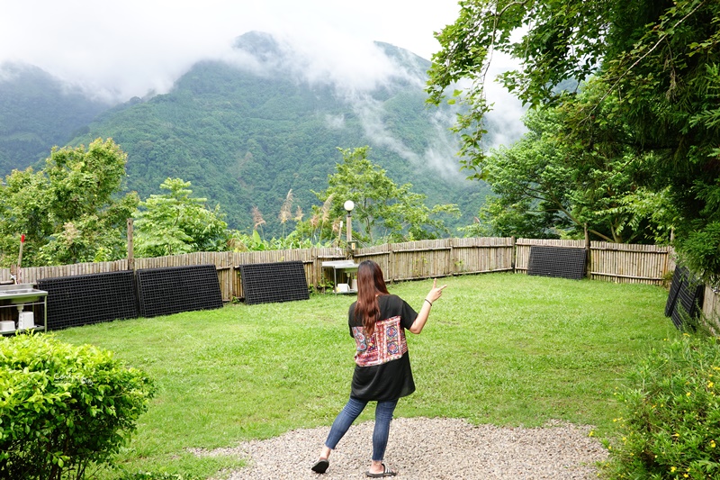 蘇珊藏美露營區｜新竹雨棚露營區,每區都有遊樂區!還有戲水池沙坑可玩!