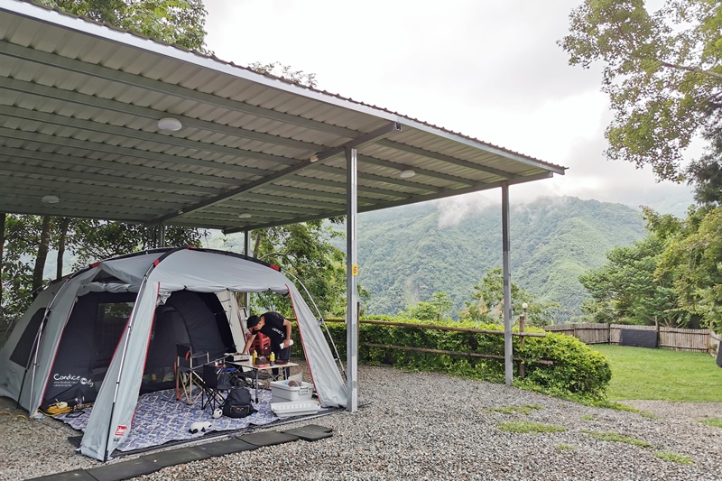 蘇珊藏美露營區｜新竹雨棚露營區,每區都有遊樂區!還有戲水池沙坑可玩!