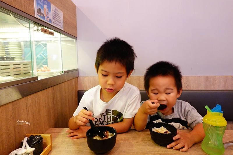 油花迴轉吧燒肉 永康駅｜台北第一間迴轉燒肉!一人燒肉,邊吃邊拿好有趣!