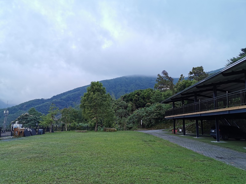 瑞櫻山莊露營區｜無敵山景南投露營區推薦!溪頭路上,有雨棚!