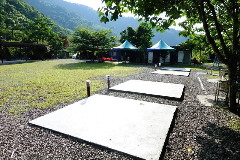 祕密基地露營區｜宜蘭溪邊露營區,夏天露營去玩水/有雨棚/松羅步道旁!