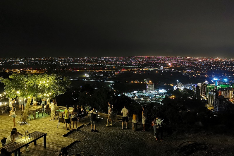 空ㄟ農場｜炫彩超美宜蘭夜景!礁溪約會景觀餐廳推薦! @陳小沁の吃喝玩樂