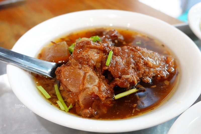 北北車魯肉飯｜文青台北車站滷肉飯,排骨酥湯必點!銅板美食推薦!