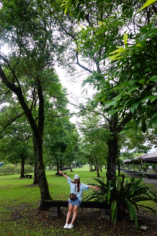 同樂休閒綠園道｜沙坑,游泳池超好玩的雨棚宜蘭親子露營區,大草原美!