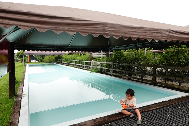 同樂休閒綠園道｜沙坑,游泳池超好玩的雨棚宜蘭親子露營區,大草原美!