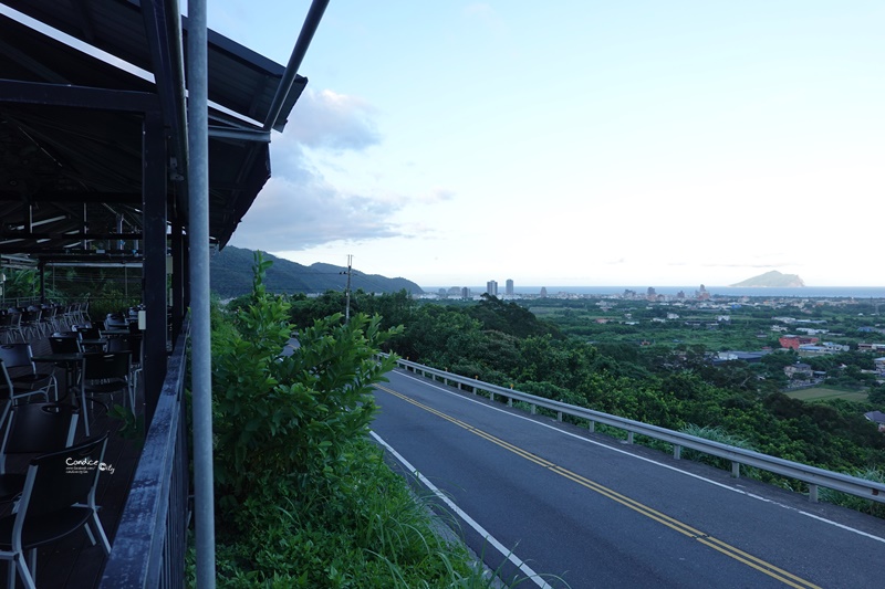 香草庭園咖啡 頭城店｜宜蘭夜景咖啡廳,遠眺龜山島!