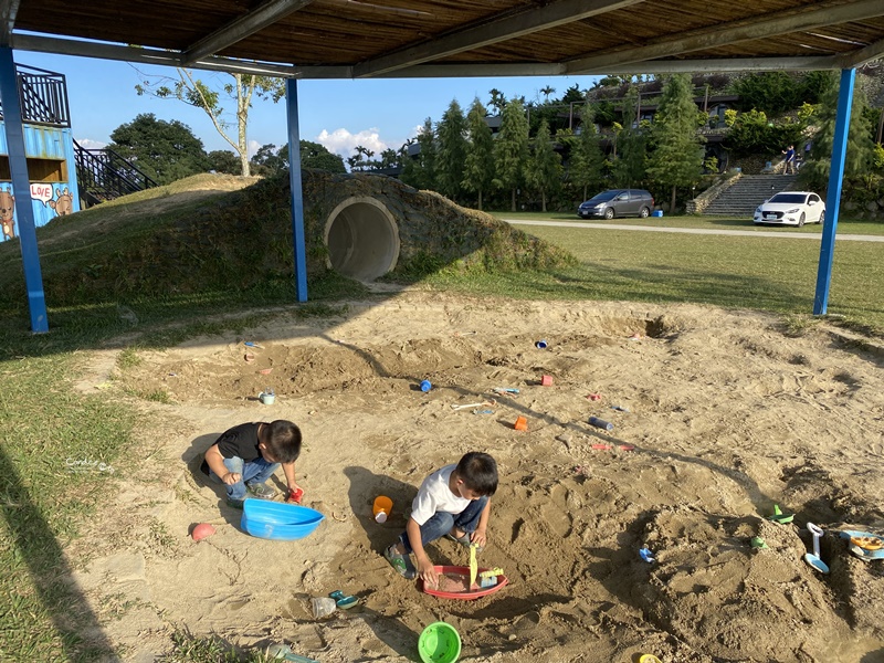 港寮枝179景觀農場｜南投露營免搭帳營區推薦!百萬夜景/小山城漂亮!