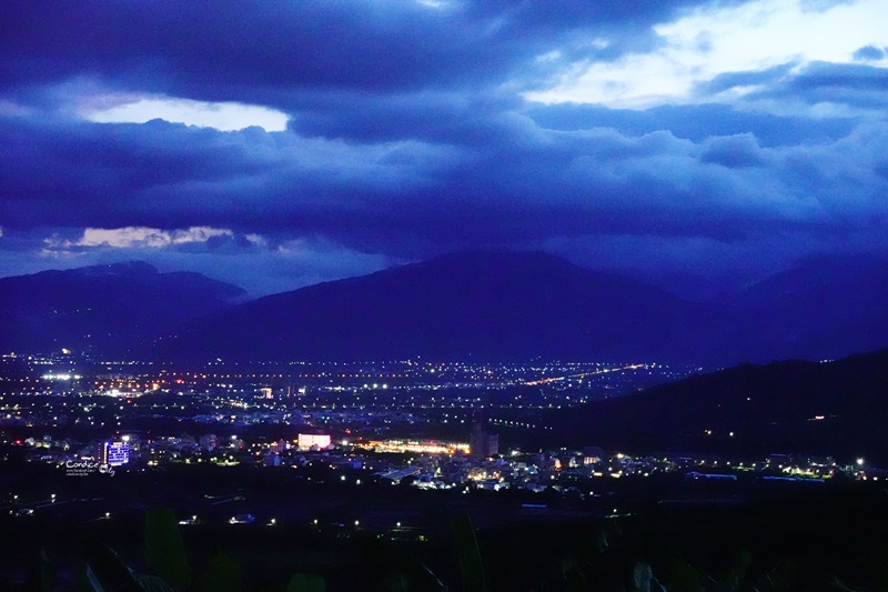 星星部落景觀咖啡｜晚上才開的台東夜景咖啡廳!平價CP值高!