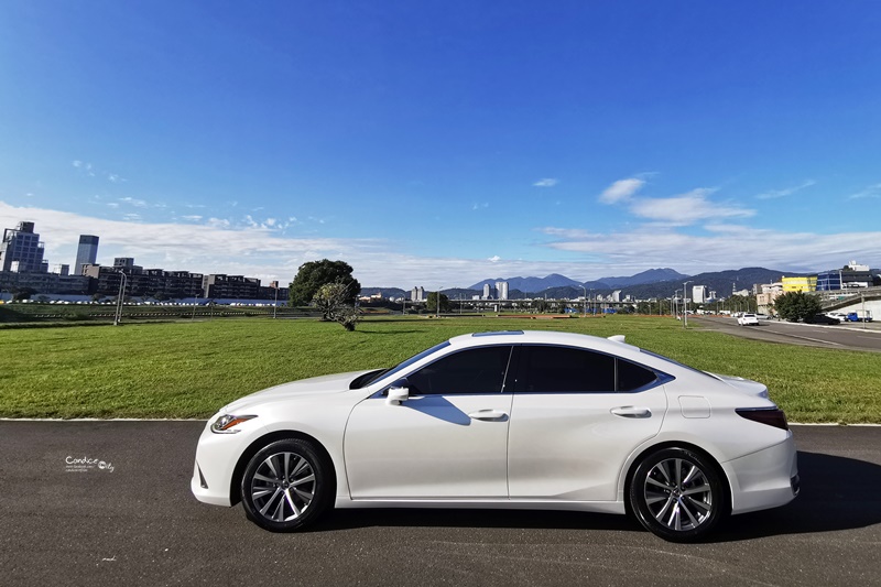 【開箱】我買了LEXUS ES200!價格/規格/菜單/買車/驗車/新車拜拜分享!