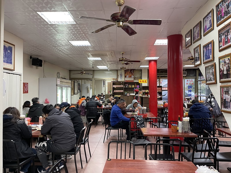 賴新魁麵館｜飄香76年的苗栗老麵館!附停車場,招牌餛飩必吃!