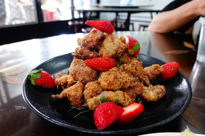 青串小館｜草莓排骨你吃過嗎?激推香酥白帶魚!超夯排隊大湖餐廳!