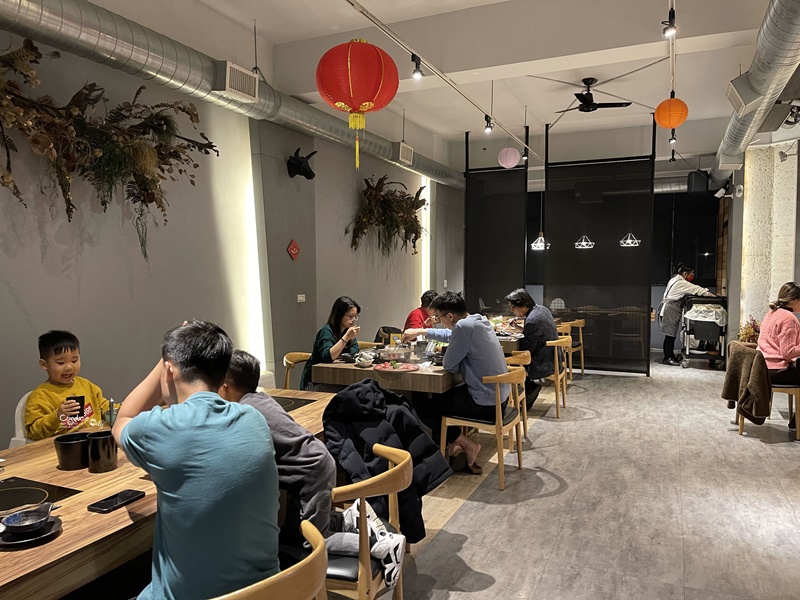 牧石鍋物 桃園大興路創始店｜超猛龍蝦&和牛,慶生約會好地方!