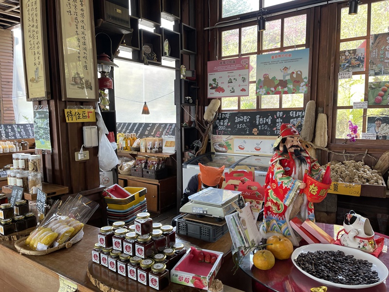 雲也居一休閒農場｜風景優美好停車的苗栗大湖餐廳!