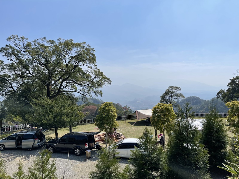 悠活憶境景觀露營區｜營主自營草莓園,還有豐香草莓可採!10帳包場小營區!