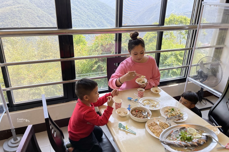 拉拉人嘉美食莊｜超夯拉拉山美食,好吃便宜風景美的拉拉山景觀餐廳!