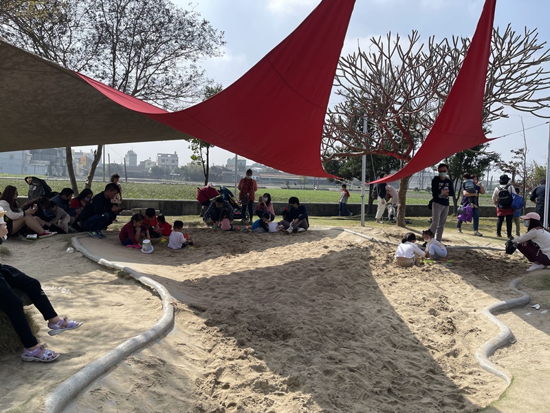 千巧谷牛樂園牧場｜雲林景點必去的觀光工廠!免費景點/麵包好吃/還可看牛!