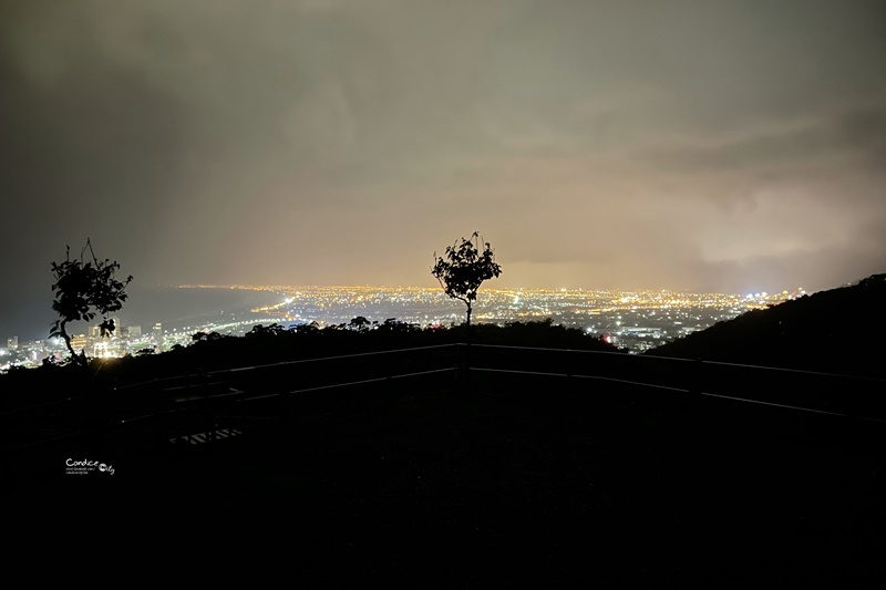 微笑灣農場｜宜蘭夜景露營區!還有無邊泳池,免搭帳小木屋!懶人露營來這兒!