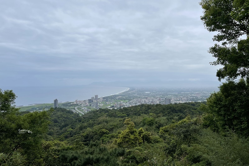 微笑灣農場｜宜蘭夜景露營區!還有無邊泳池,免搭帳小木屋!懶人露營來這兒!