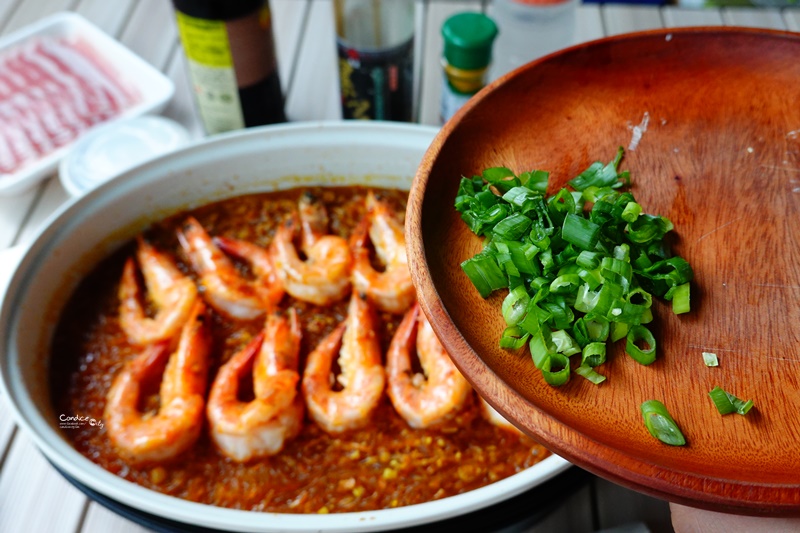 鮮蝦粉絲煲食譜｜+避風塘蒜酥,跟餐廳一樣好吃的鮮蝦粉絲煲作法!