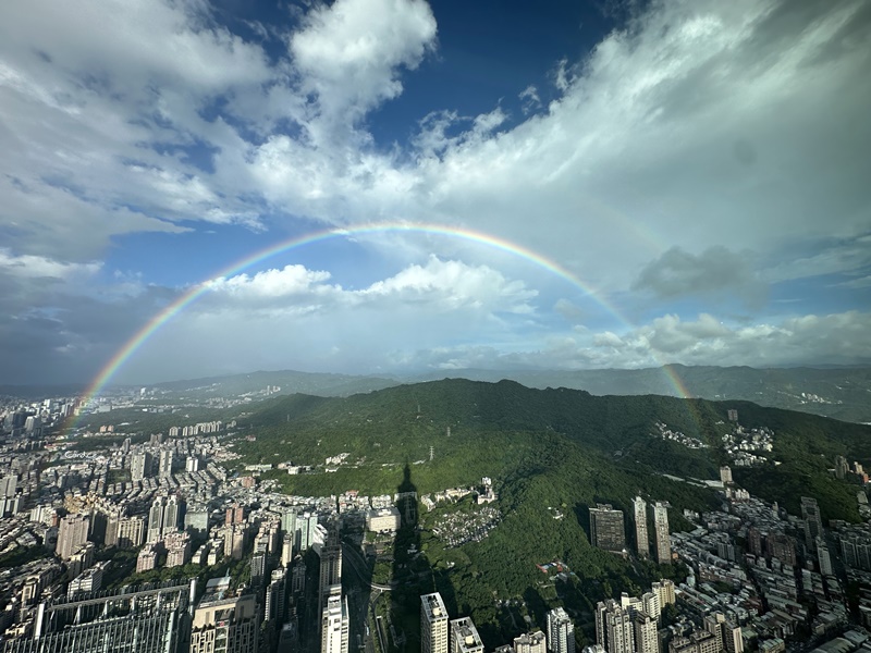 饗 A Joy｜價位全台最貴BUFFET值得嗎?龍蝦、蟹腳、生蠔高級食材吃到飽!訂位秘訣