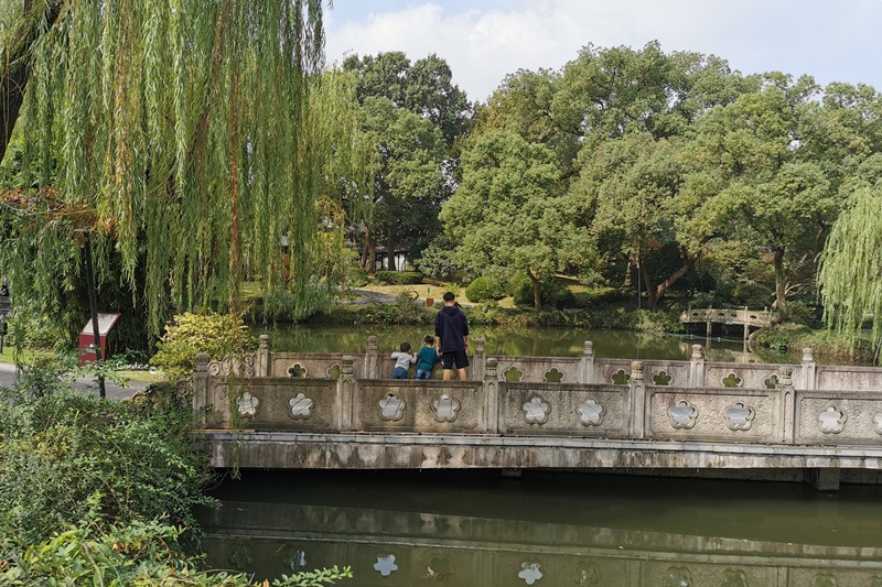 西湖國賓館｜各國元首西湖必住!毛澤東西湖行館,館內就是小西湖超好拍!