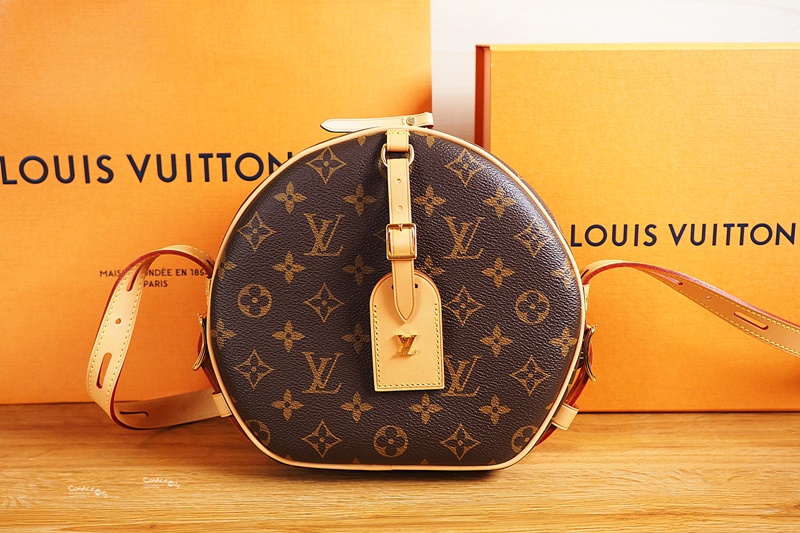 【開箱】LV boite chapeau souple,超可愛LV圓餅包!LV必買包款!