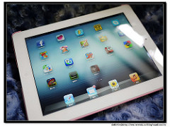 【分享】NEW IPAD3 OZAKI iCoat保護套 – 粉紅圓點超美的啦!