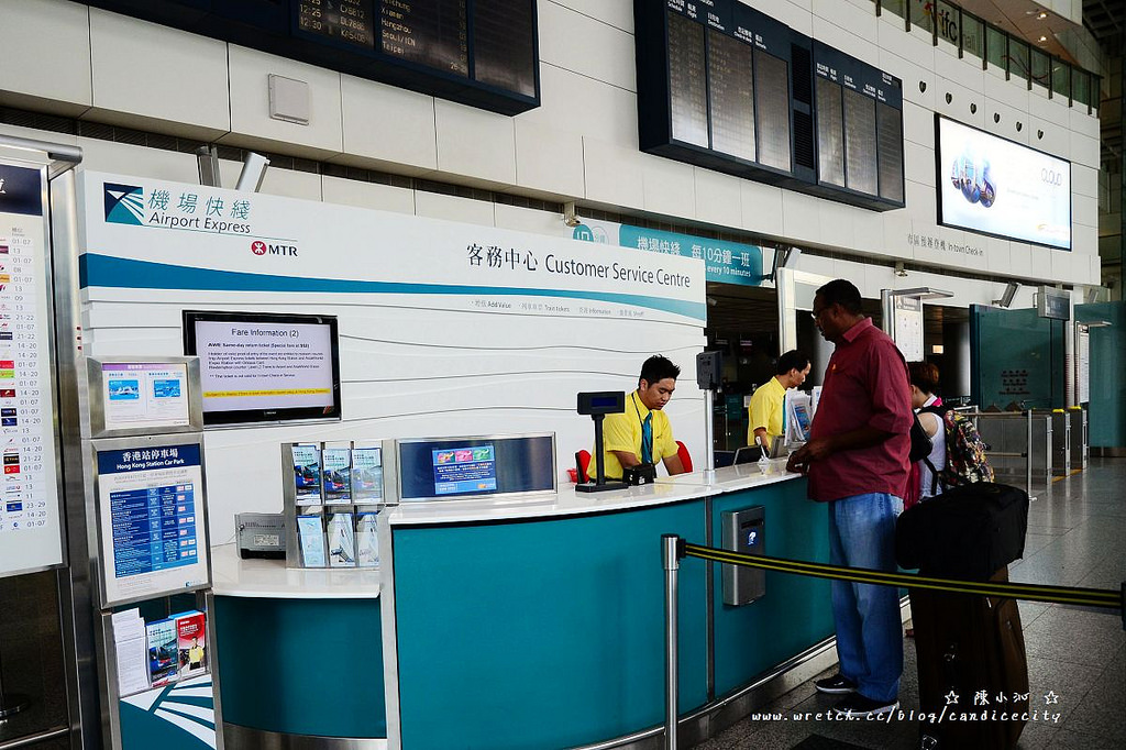 【2012香港自由行】香港機場快線，市區預辦登機服務，甩開行李無煩惱