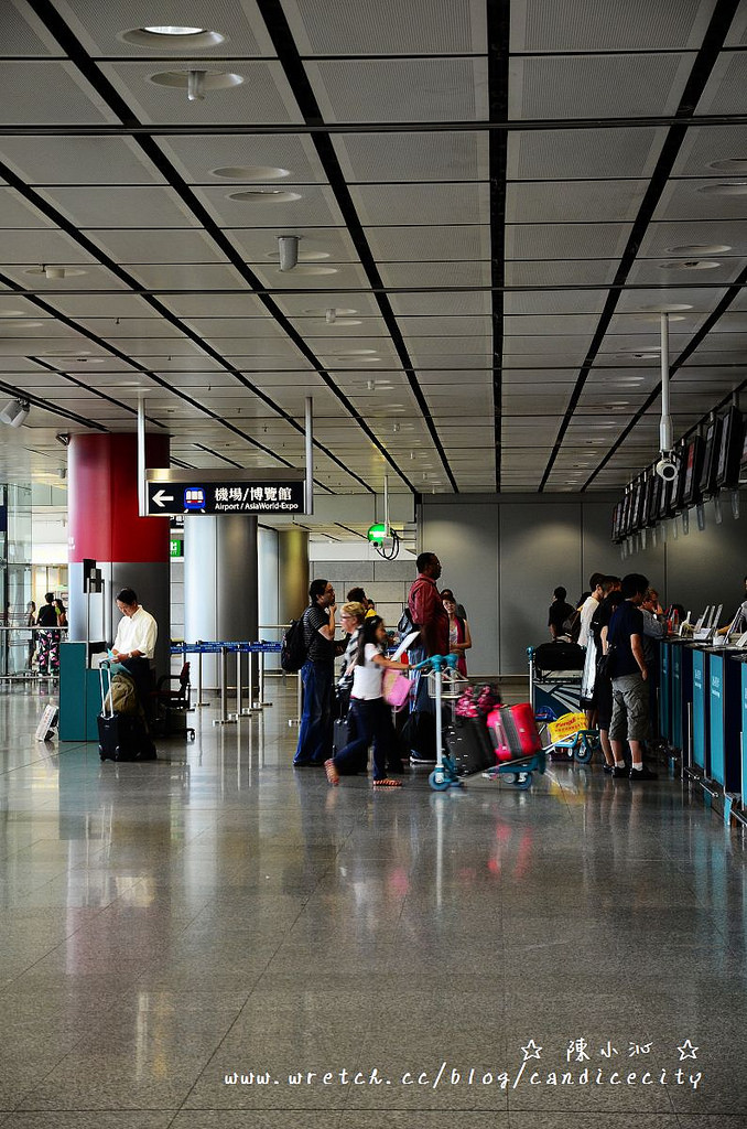 【2012香港自由行】香港機場快線，市區預辦登機服務，甩開行李無煩惱