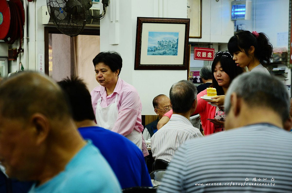 【2012香港自由行】＊上環＊香港傳統特別的茶樓：蓮香樓- 但服務很差!!