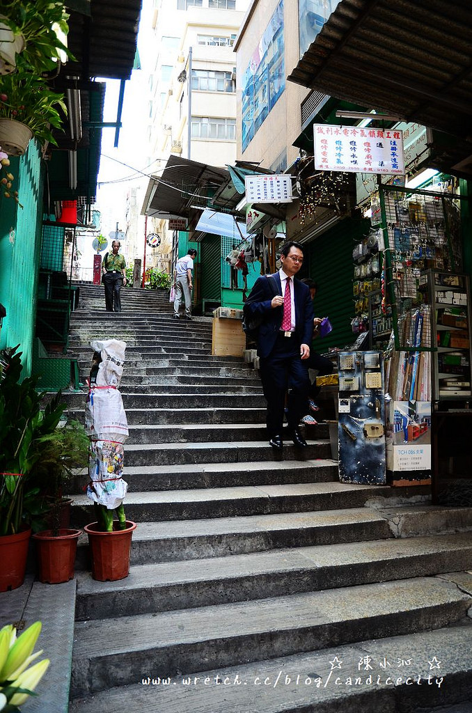 【2012香港自由行】＊中環＊遊街景、叮叮車、中環H&M、RABEANCO、砵甸乍街，腿快斷掉之旅!